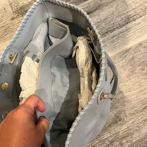 Tory Burch Marion East West Leather Tote Blue NWOT - Picture 4 of 9